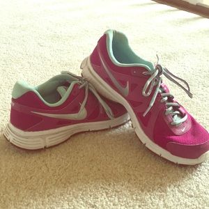 Nike Revolution 2 Sneakers